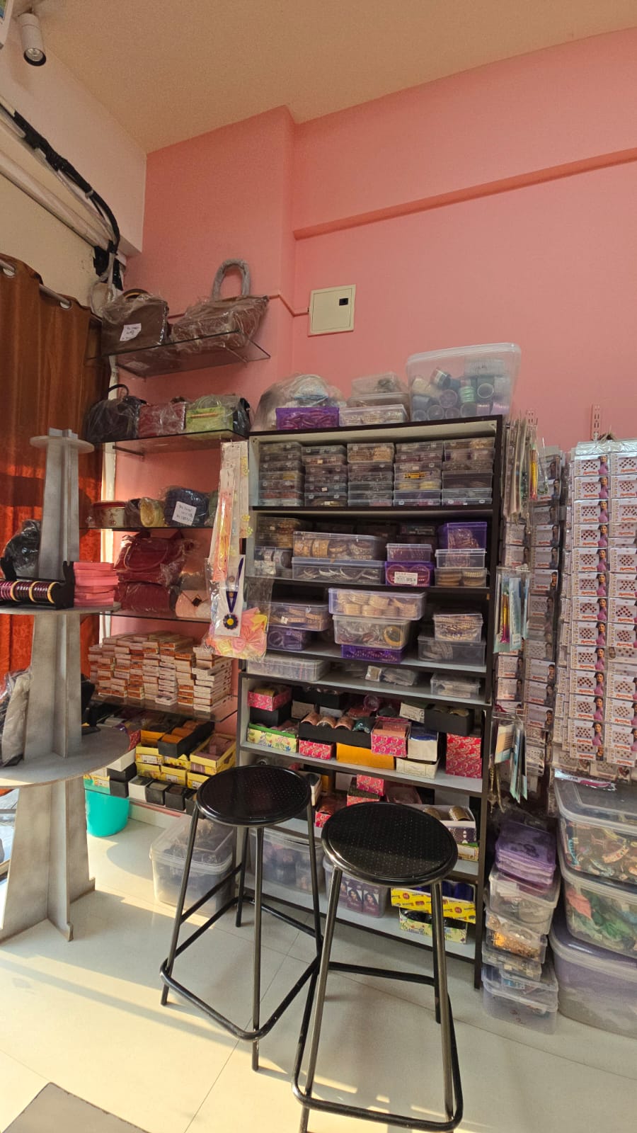  Running Jewellery & Cosmetics Business for Sale in Pune - URGENT slider image